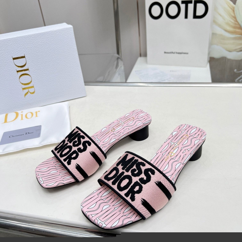 ch**an D*or slippers